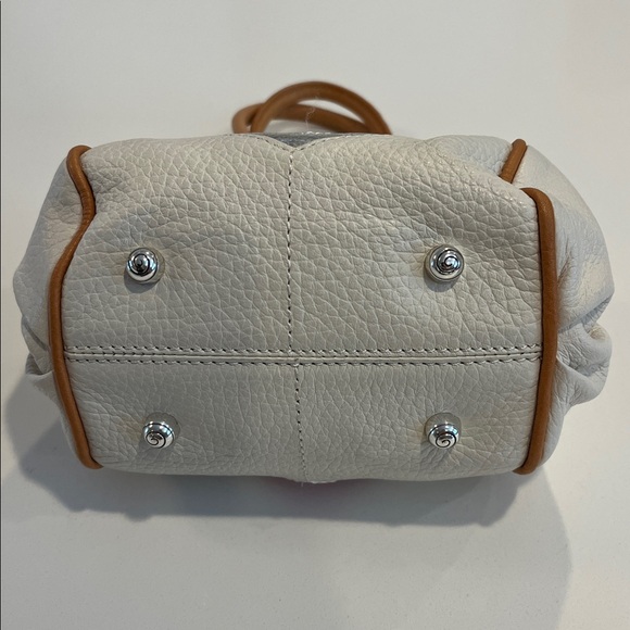 Like New Brighton Mini Heart Leather Kisslock Crossbody Purse (white and pink) - Picture 6 of 16